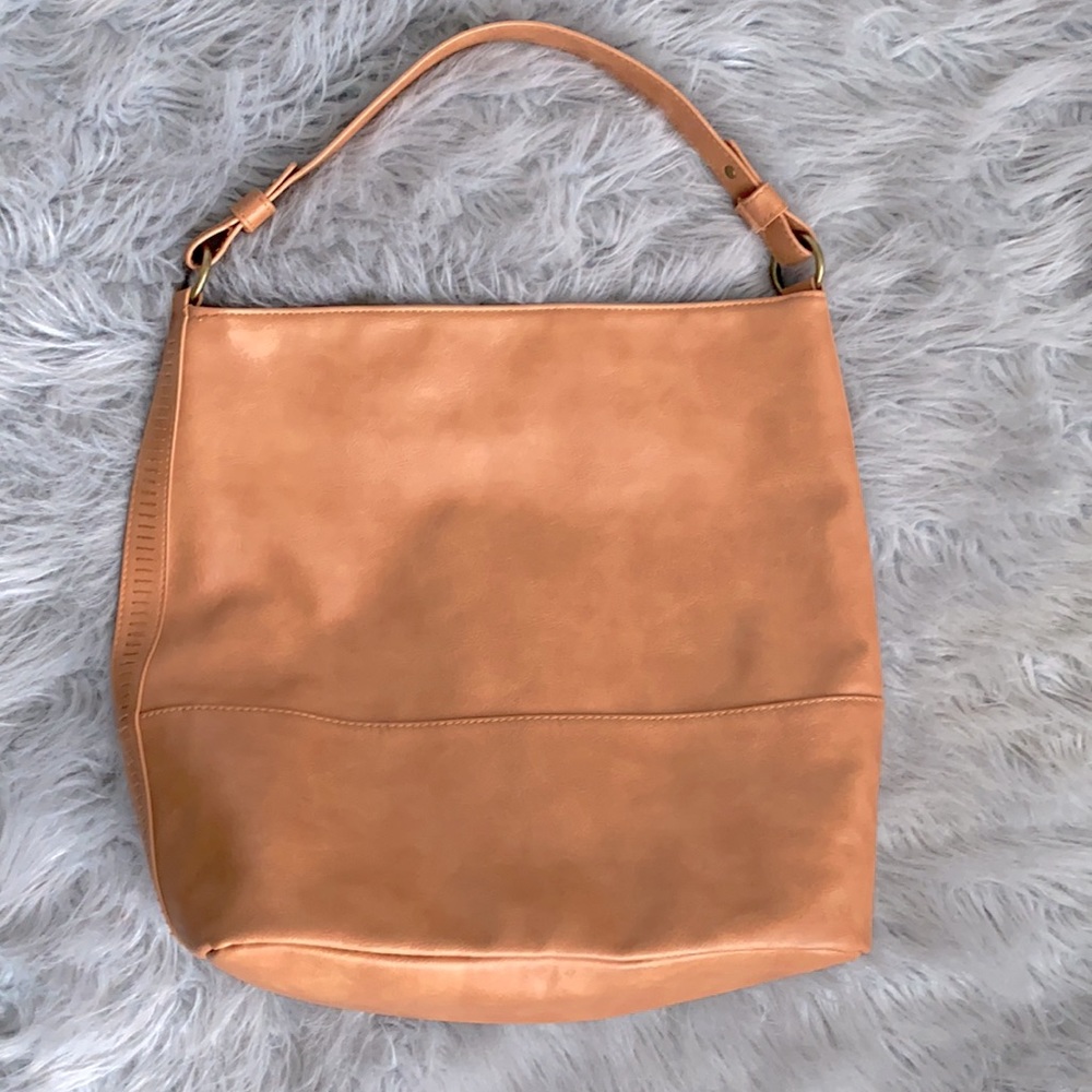 Universal thread XL shoulder bag